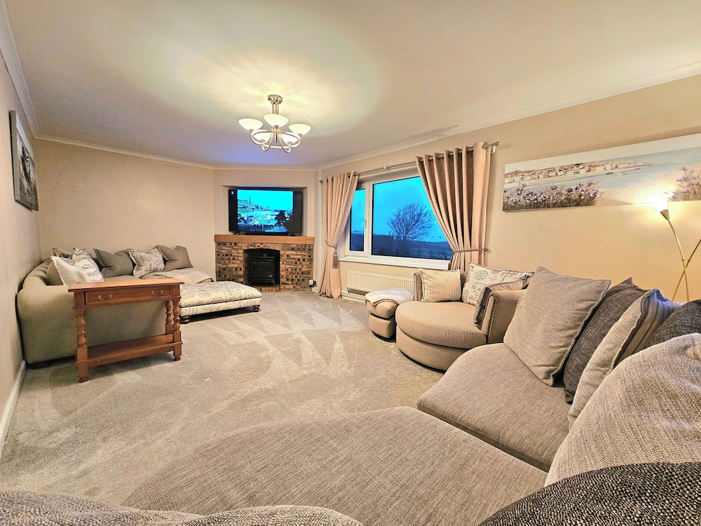 Seaside Escape at Ty Bugail - Holyhead