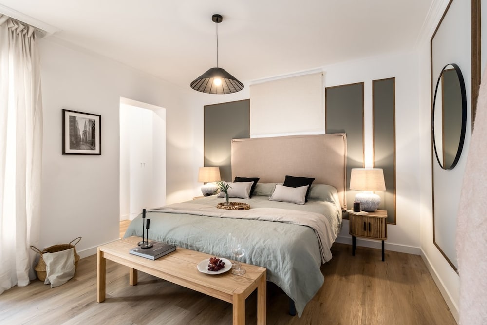 Nicks - 2 Bedrooms in Trafalgar