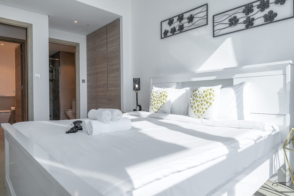 Luxury 1-bedroom in Dubai Marina That Sleeps 2