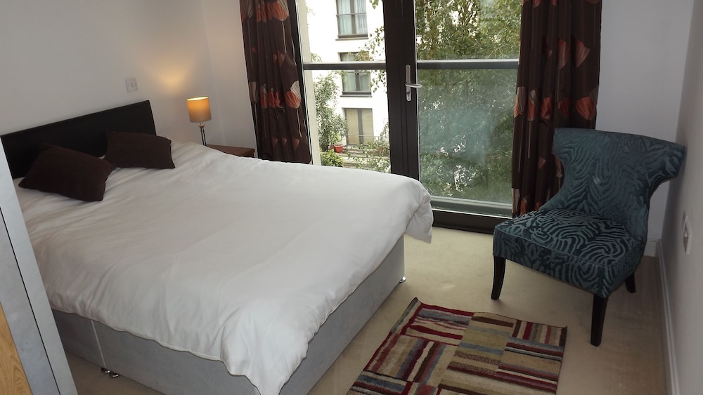55 St James Walk view 2