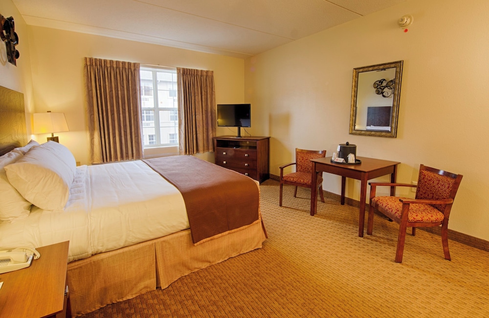 Fayetteville Vacations - Landmark Inn Fort Liberty - Property Image 38