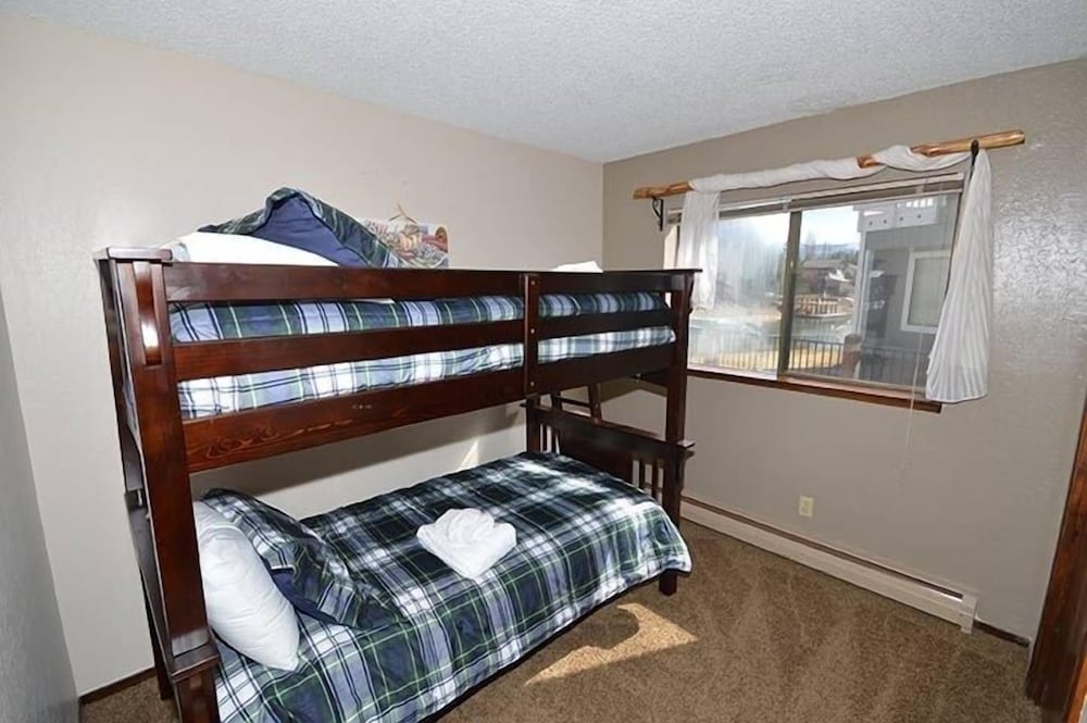 2085 Slalom Court 4 Bedroom Home by RedAwning