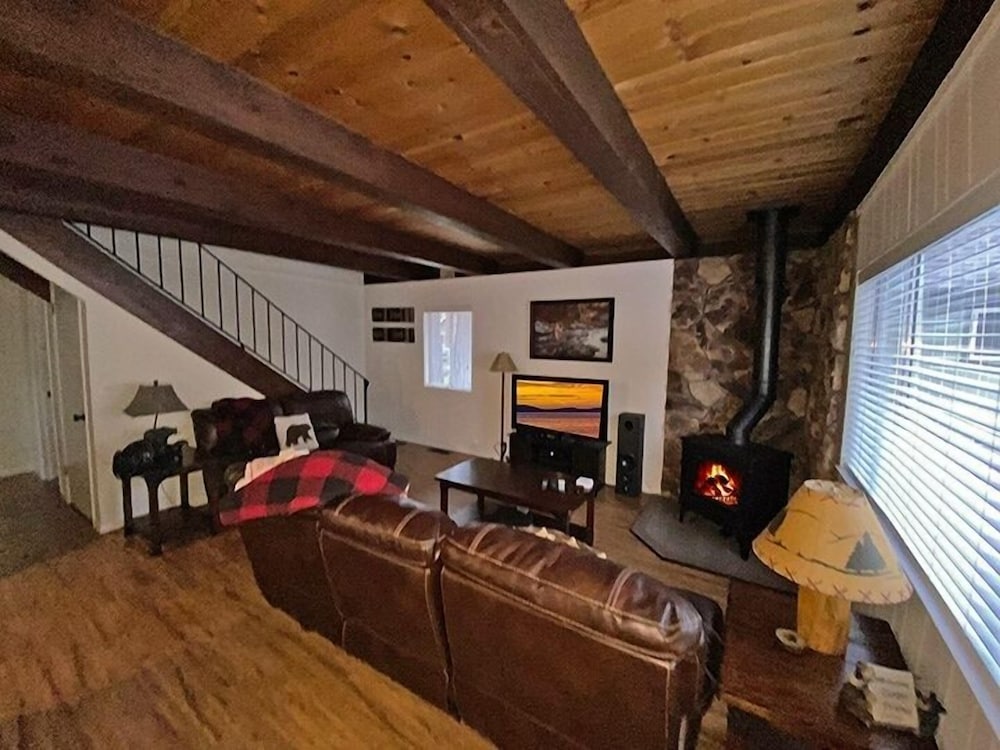 2708 Springwood Drive 2 Bedroom Cabin