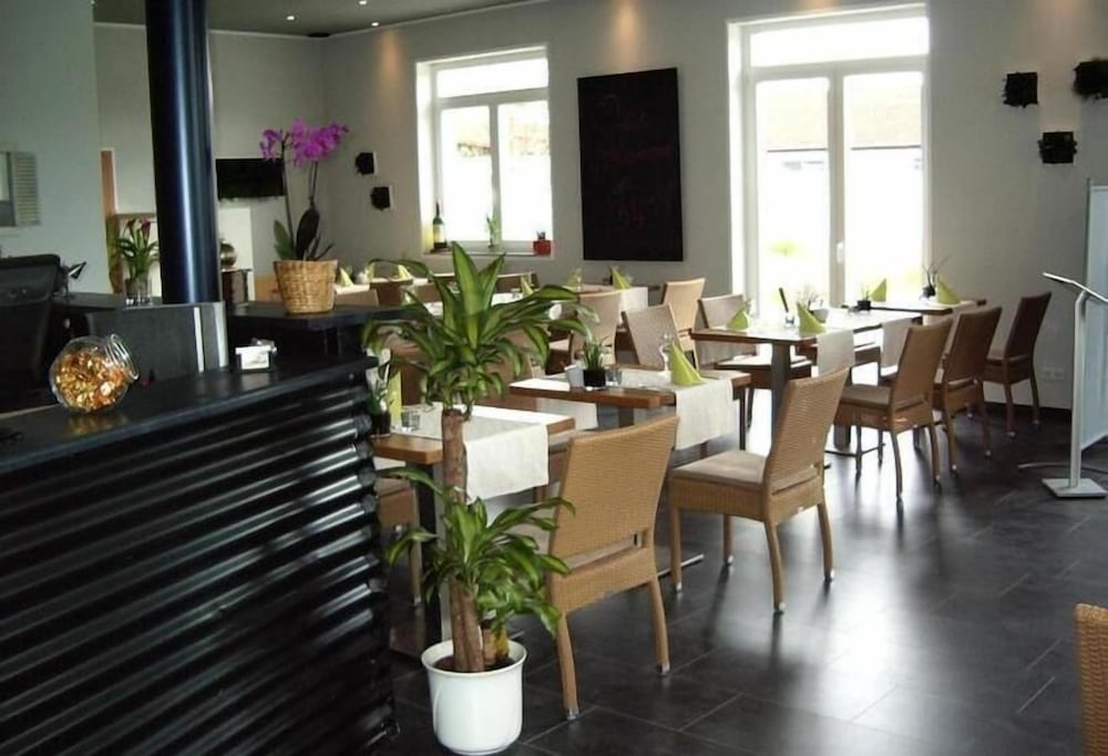 Casa Meynum - Pension & Cafe