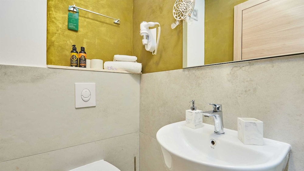 Dubrovnik Vacations - Boutique Garden Rooms - Property Image 101