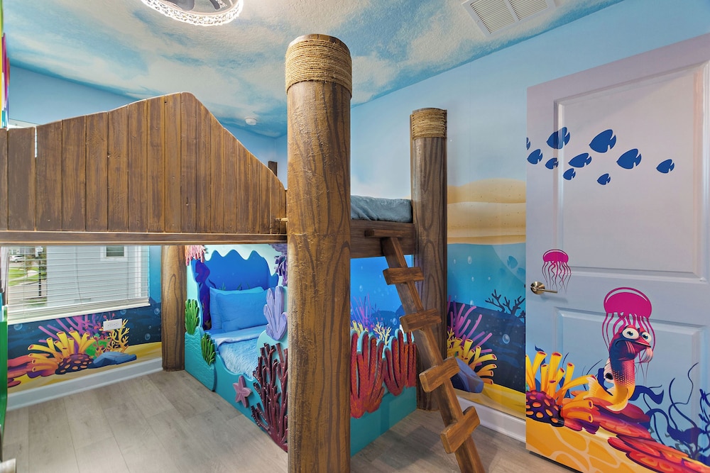 Wonderland Sleeps 14 Free Waterparks and South Facing Pool