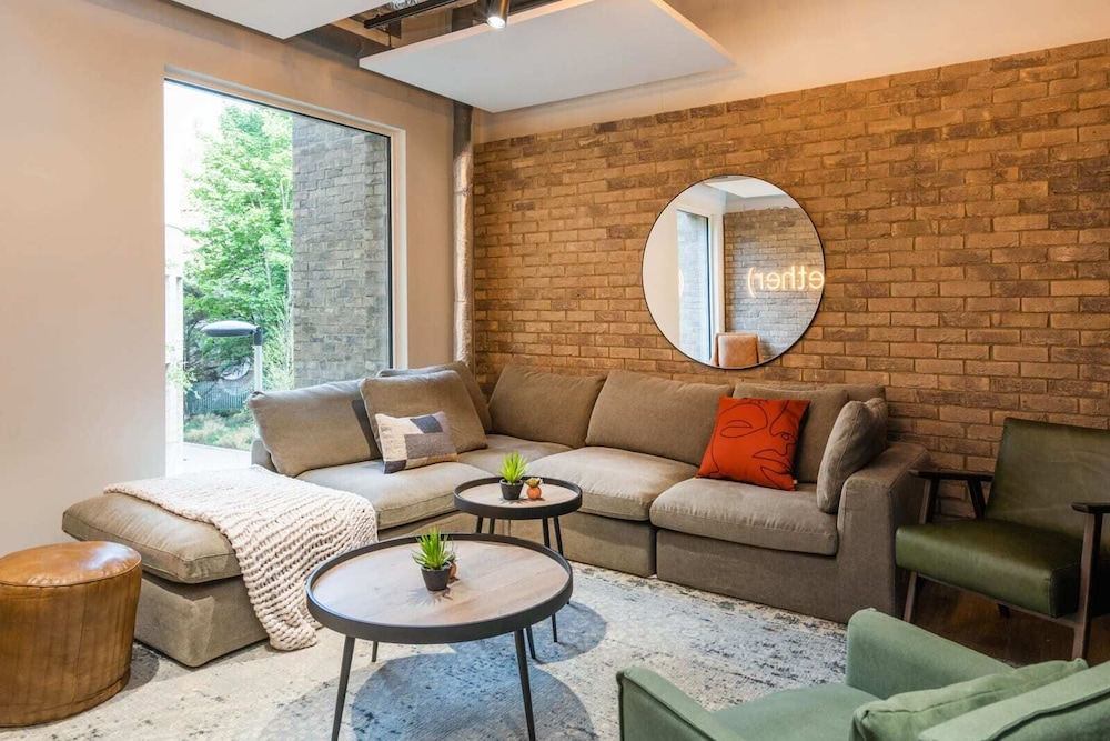 Modern Studios and Ensuite Bedrooms with Shared Kitchen at Hillfort House in Brighton