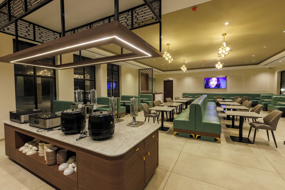 CherryLoft Luxury Resort