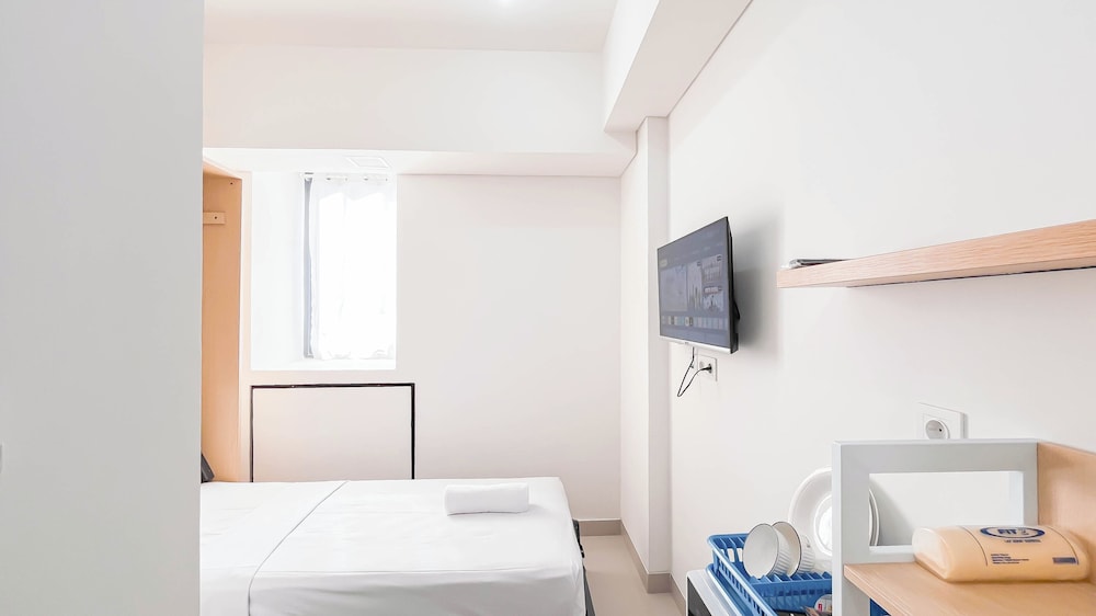 Stunning Studio Room (No Kitchen) at Bandaraya - Tallasa City Makassar Apartment