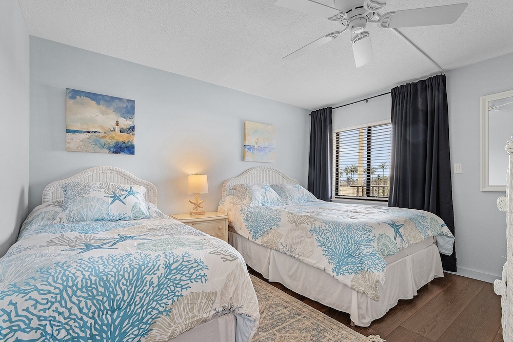 Beachfront Luxury Gulf Views Bikes Sanibel