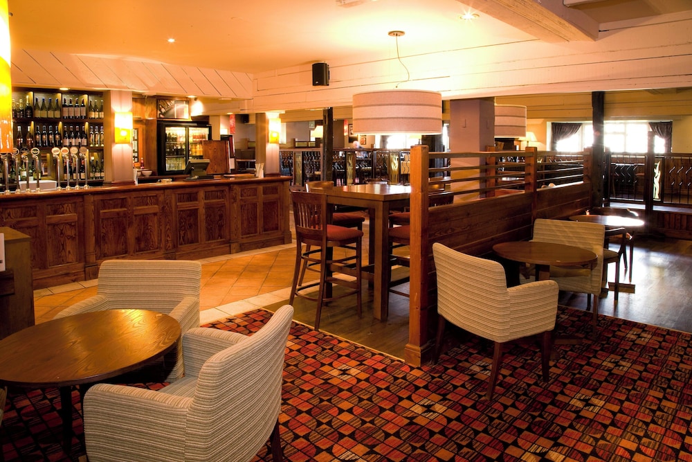 Premier Inn Northampton West - Harpole 4