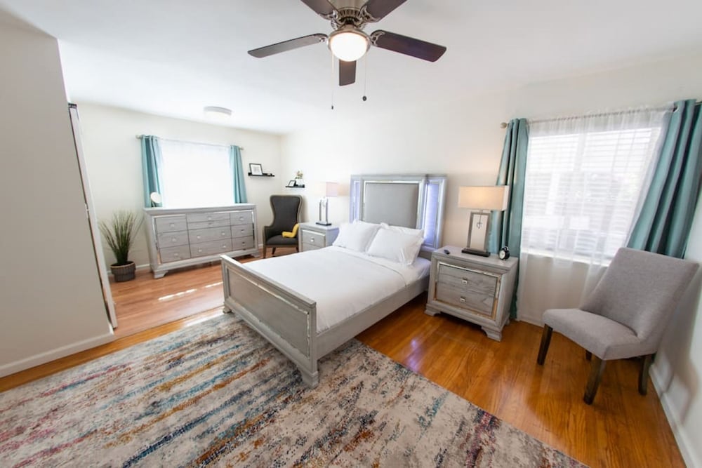Disneyland Renovated 3BR Fullerton House w Garage Fenced Yard p56