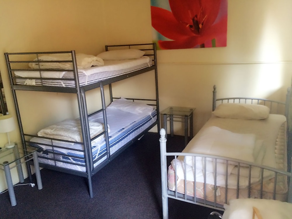 St Kilda Hostel - Image 2