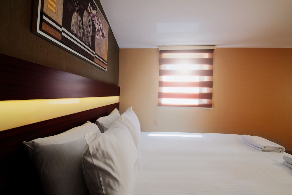 Park By Clover - Image 22