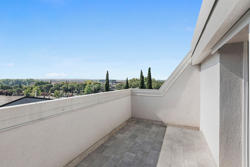 Matta Apartment 400m From The Lake