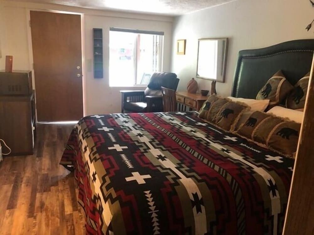 Reflections Inn