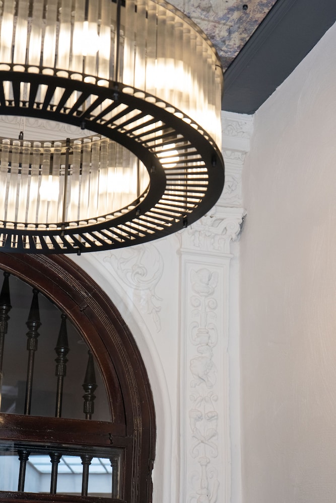 Honest Sevilla Hotel 2