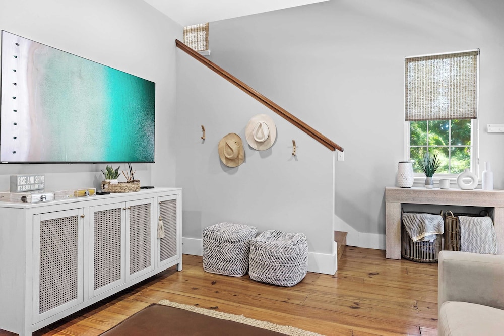 Bayou Bungalow by Avantstay Walk to Boat Ramp & Bay Private Yard