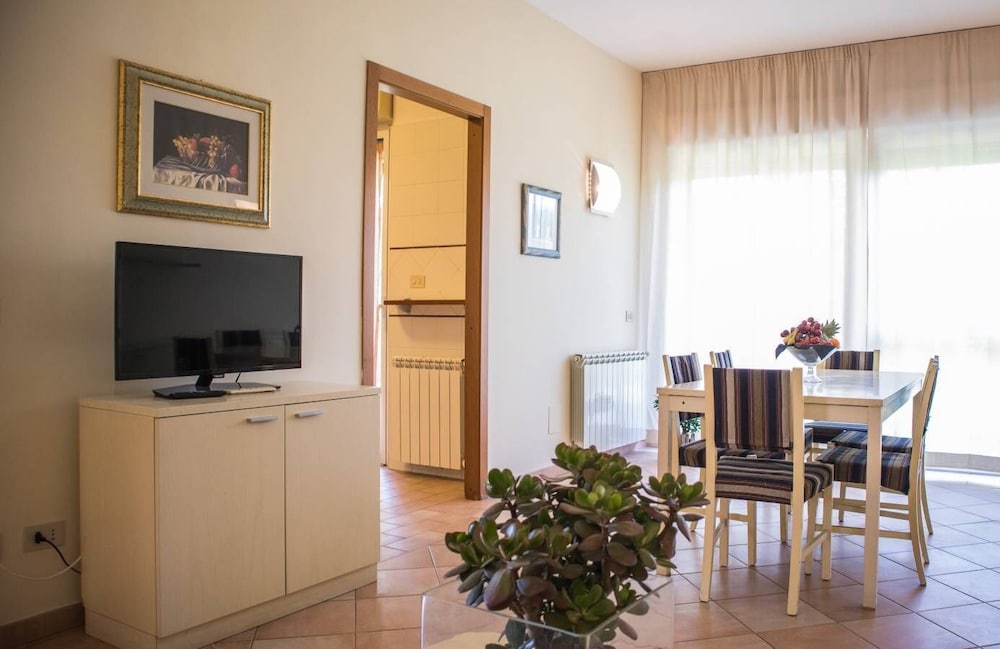 Long Stay Monthly Cheap Apartment With Backyard Garden