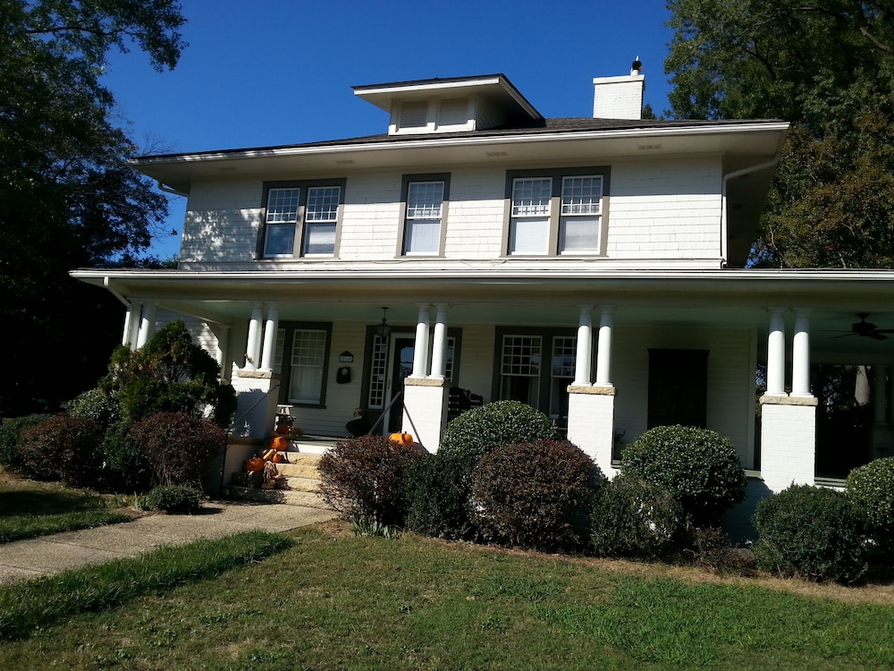 Hunter House Bed and Breakfast