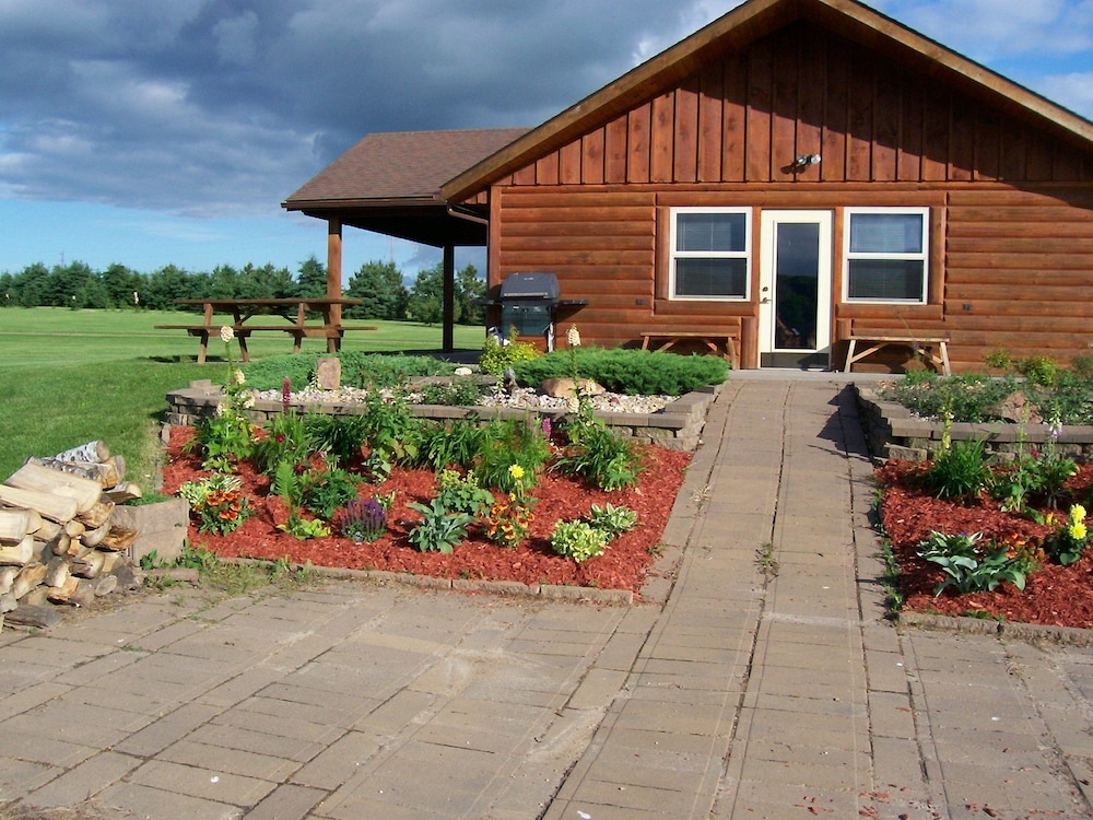 Sunset Pines Resort - Property Image 13