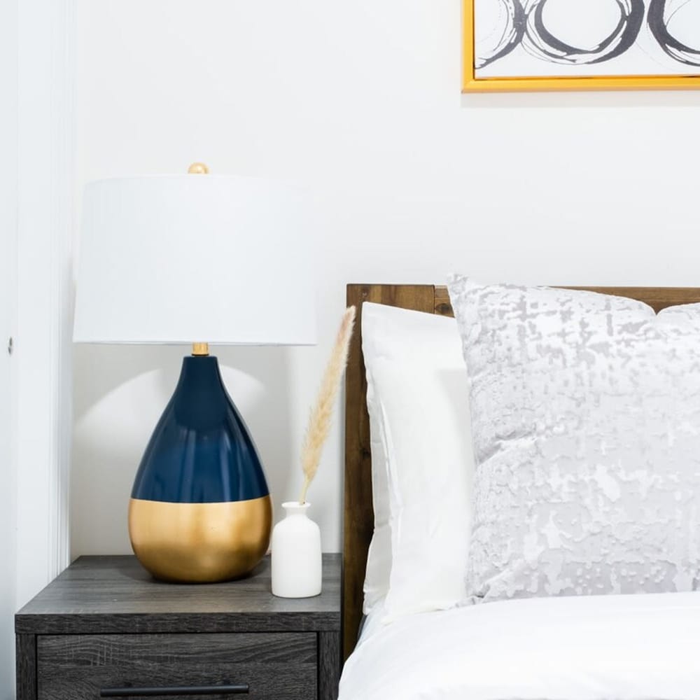 49-3b Newly Renovated 2BR W D Midtown East