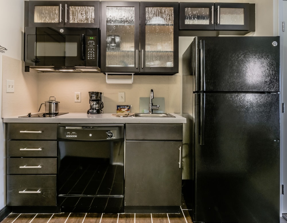 Hartford Vacations - Candlewood Suites Hartford Downtown, an IHG Hotel - Property Image 8