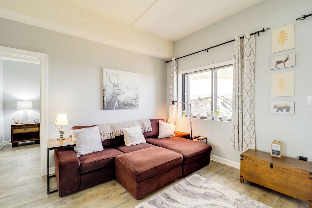 3 Mi to Sugar Mountain Ski Resort: Cozy Getaway!