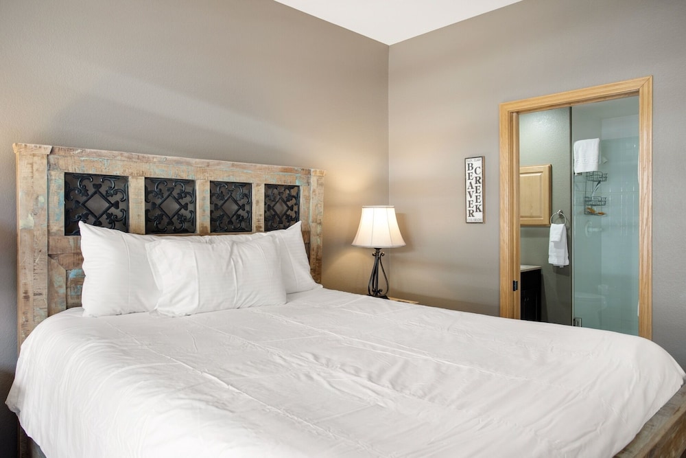 Canyon Run B203 3 Bedroom Condo by RedAwning - Property Image 24