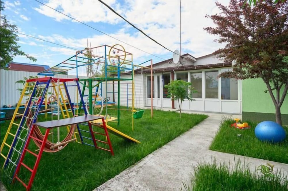 Boryspil Airport Sleep&Fly GuestHouse