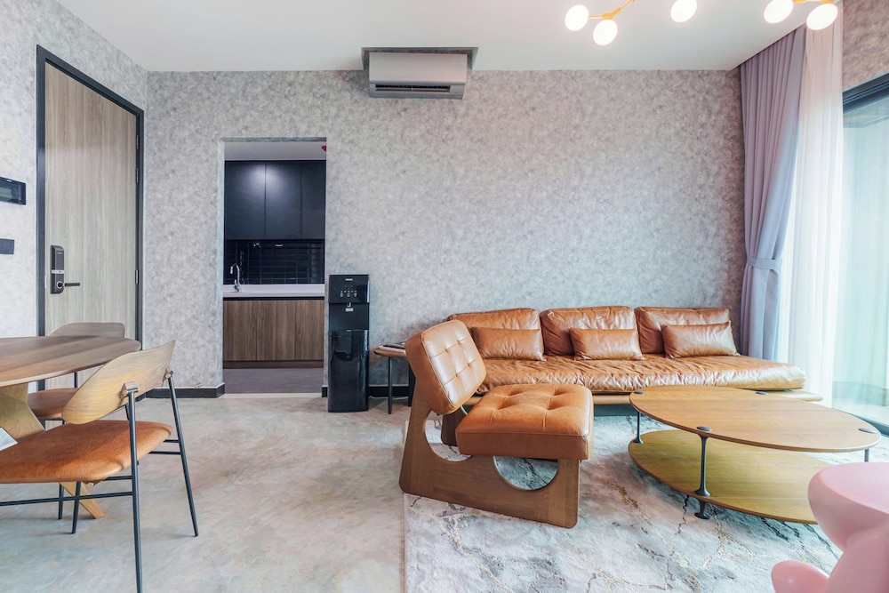 Luxury Vela Luxe - De La Sol Sai Gon