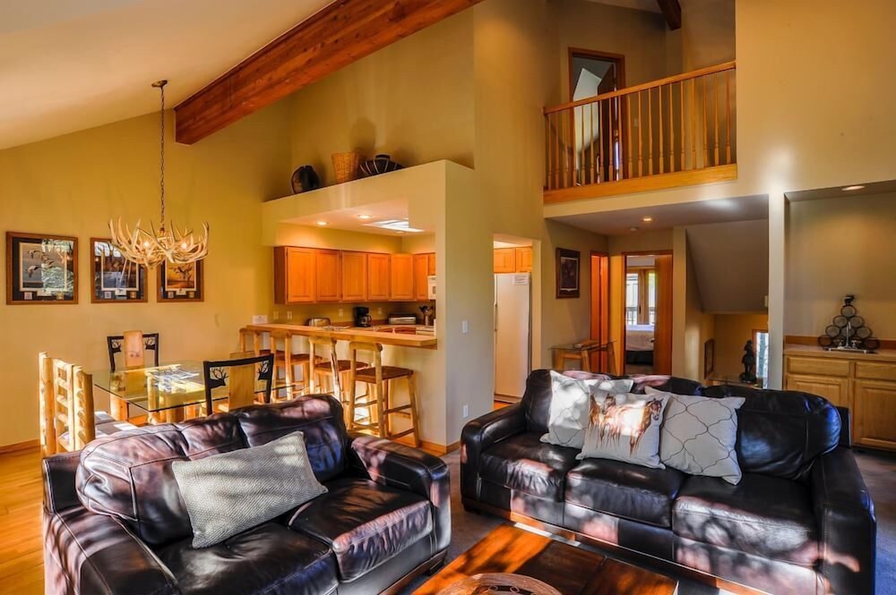 Highlander 324 Townhome with Private Hot Tub