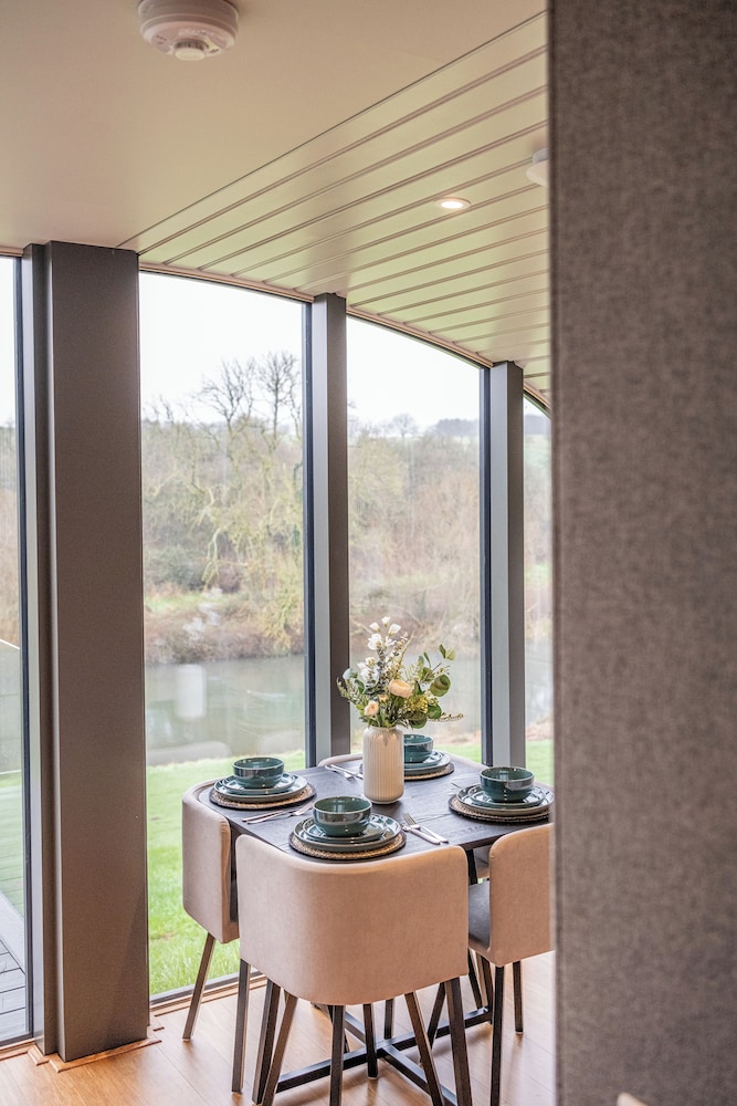 Sustainable 2BD Pod on Old Chalford Farm