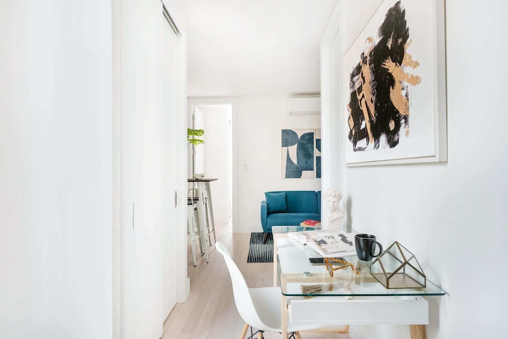 48 Midtown West Apt