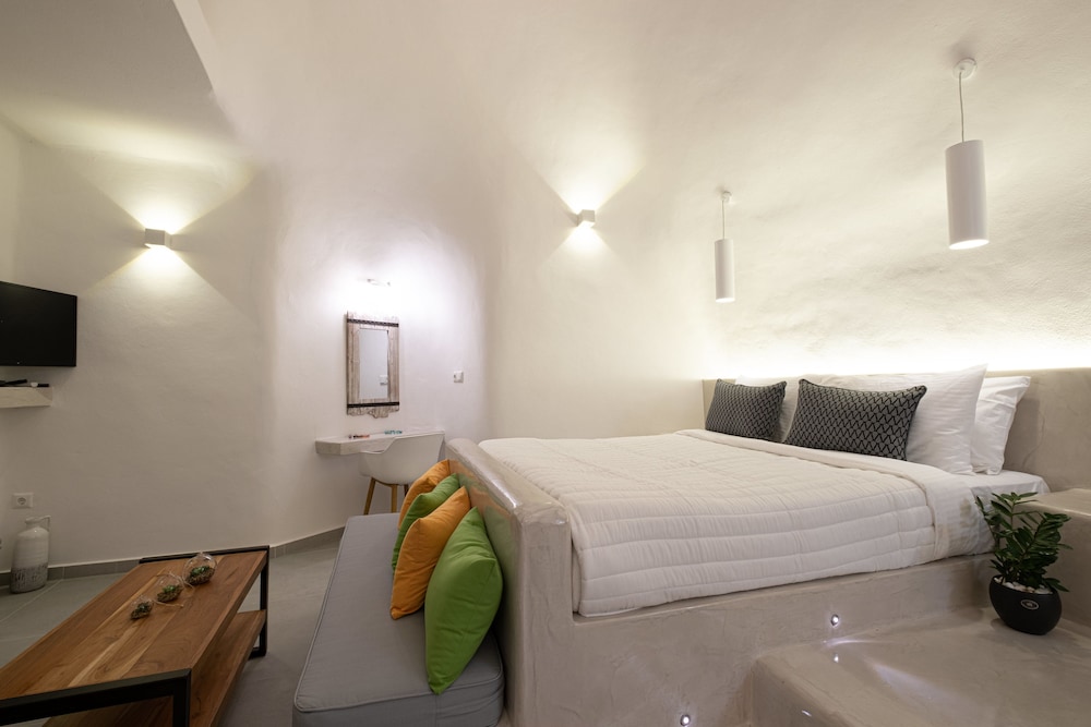 Santoterra Antigua Suites photo 3