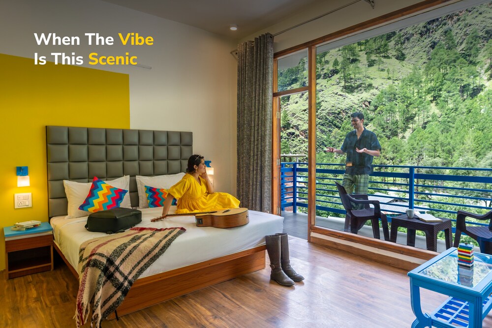 goSTOPS PLUS Kasol Manikaran Road, Bar and Hostel
