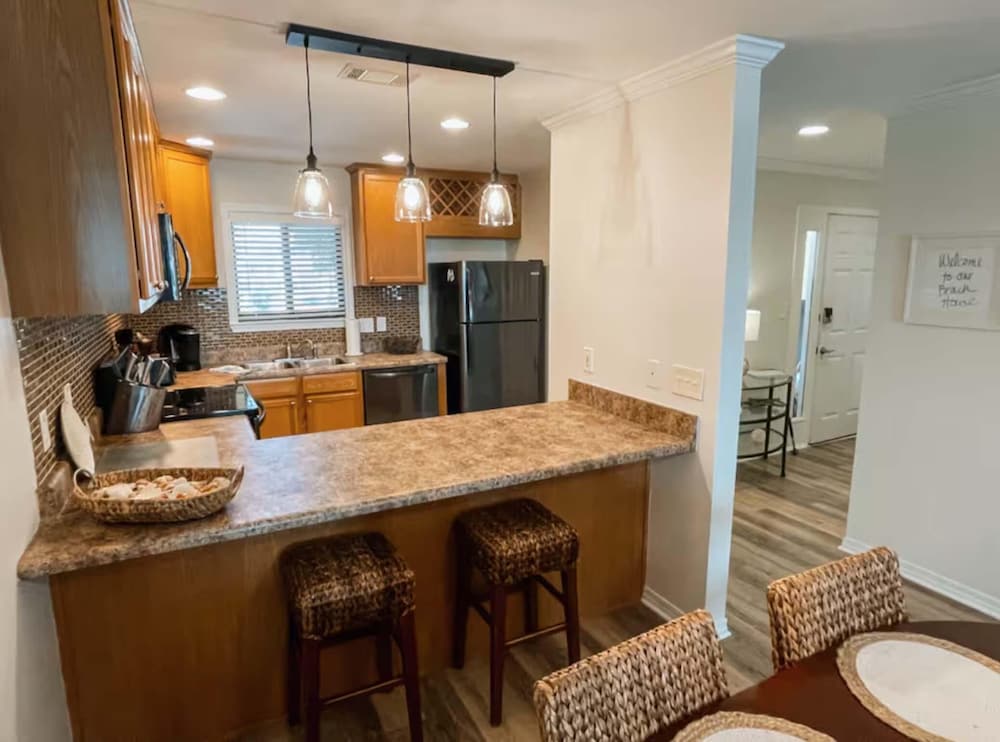 Sunset Harbor Palms 2-210 - Bayside Retreat