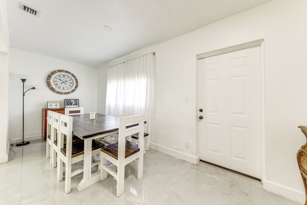 4 Mi to Ft Lauderdale Beach: Wfh-friendly Home!