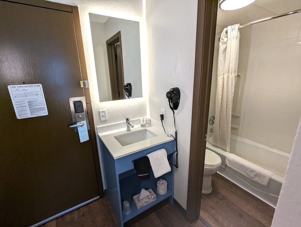 AmericInn by Wyndham Baxter Brainerd view 5