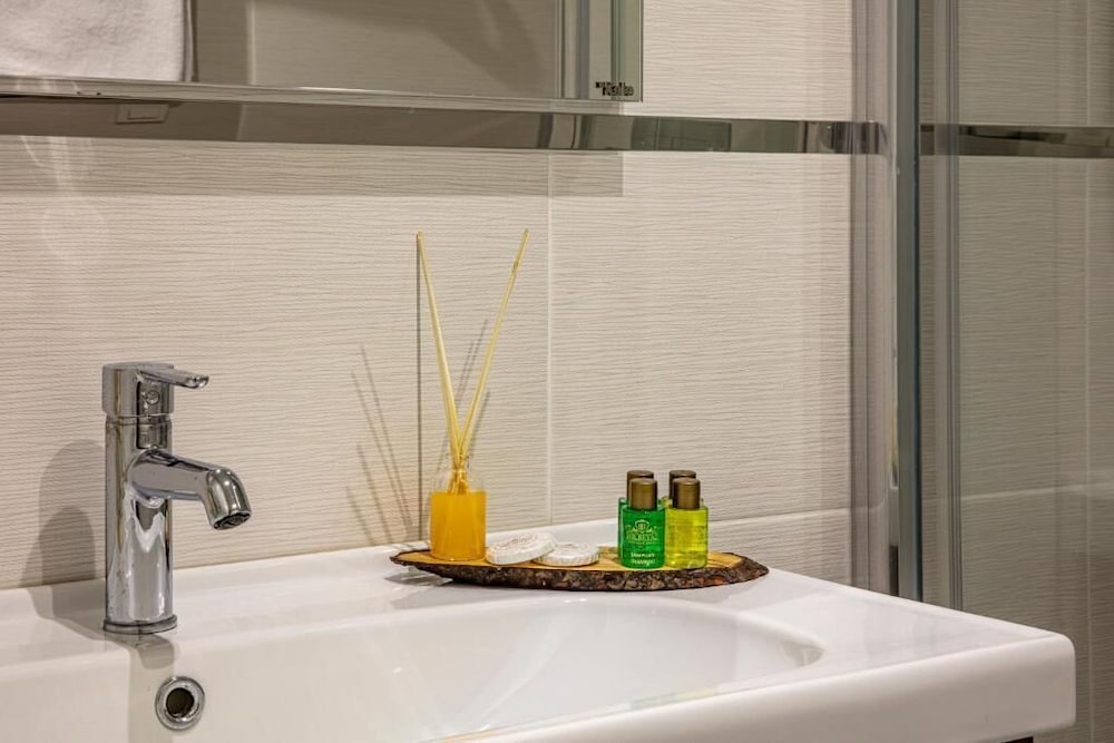 Mr Beyaz Butik Otel - Image 44