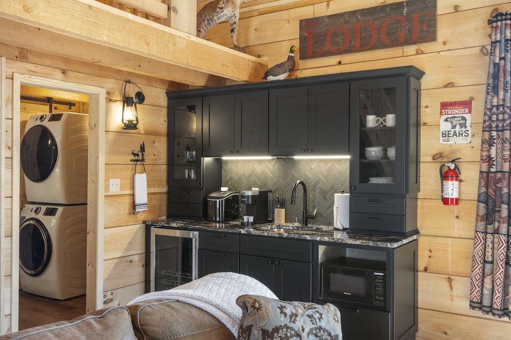 Elk Lodge Cabin for 4!