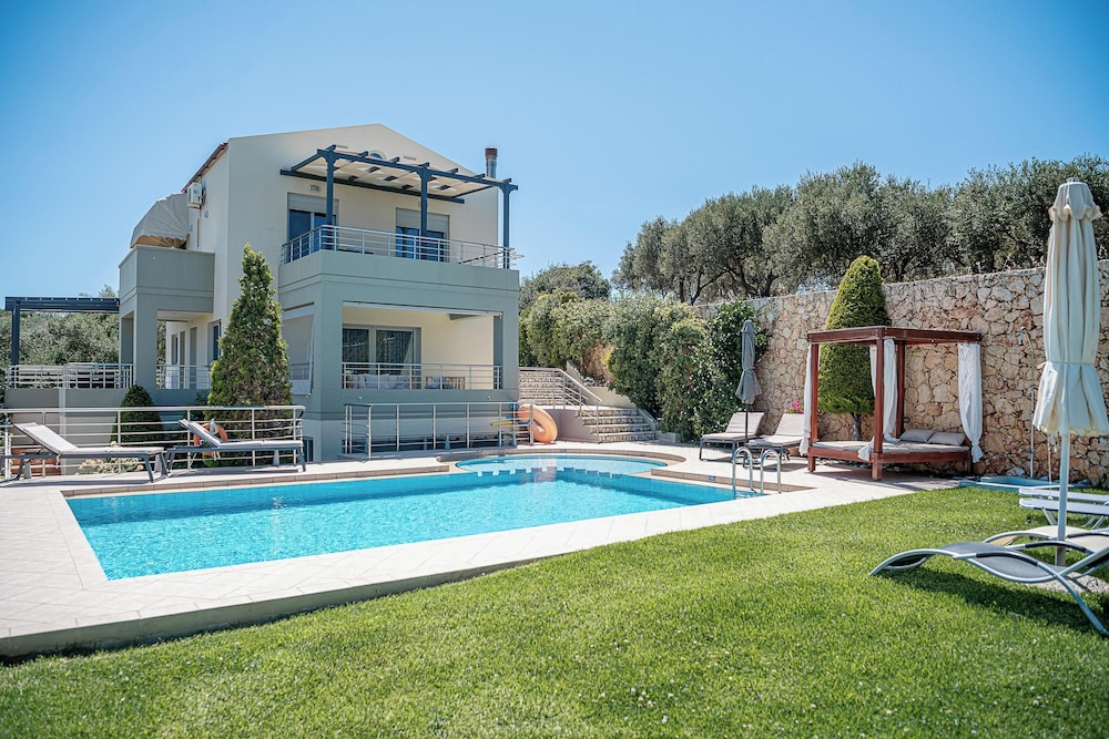 Villa Athinais