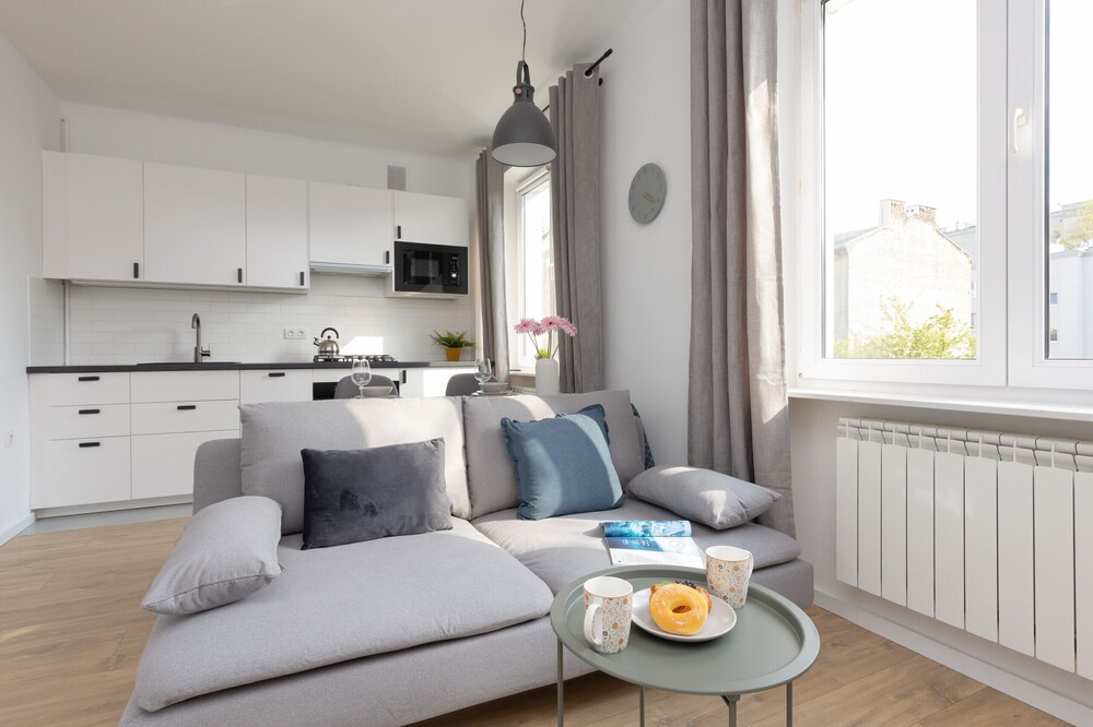 Sunny Studio Ochota by Renters view 5