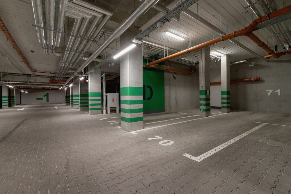 Grzegorzki Park Apartment by Renters view 4