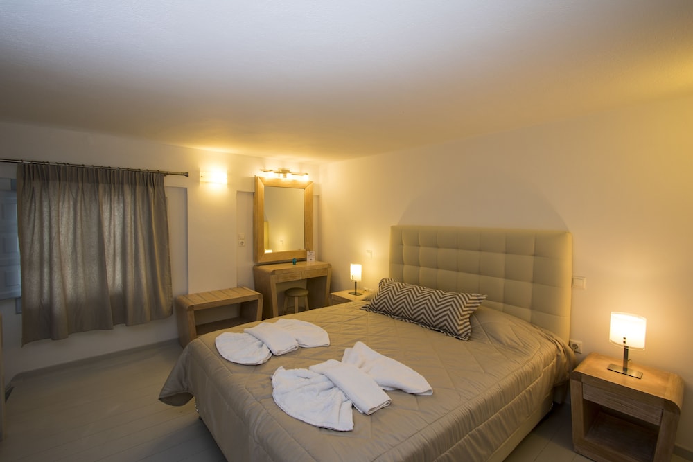 Erato Apartments