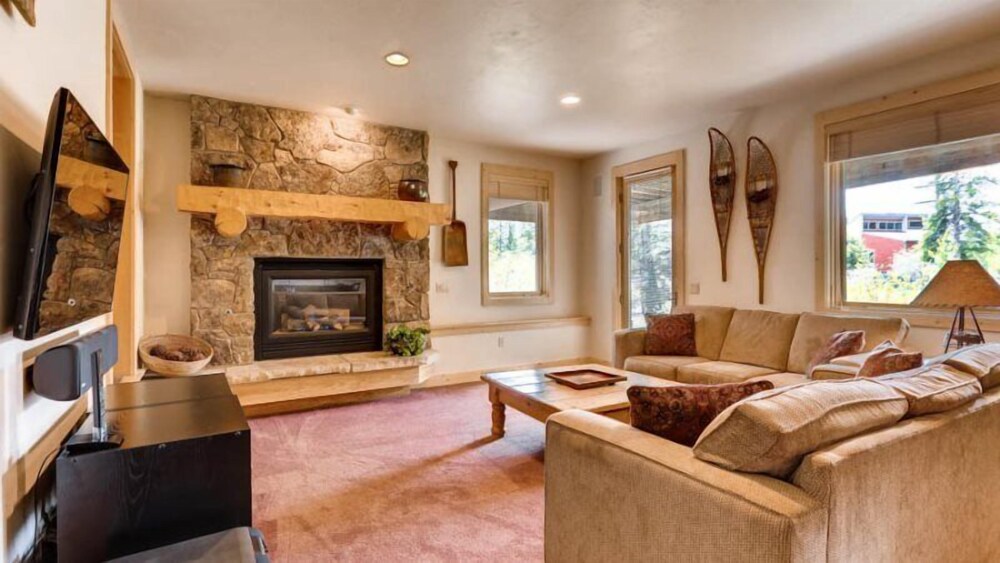 Breck_clifton_lodge