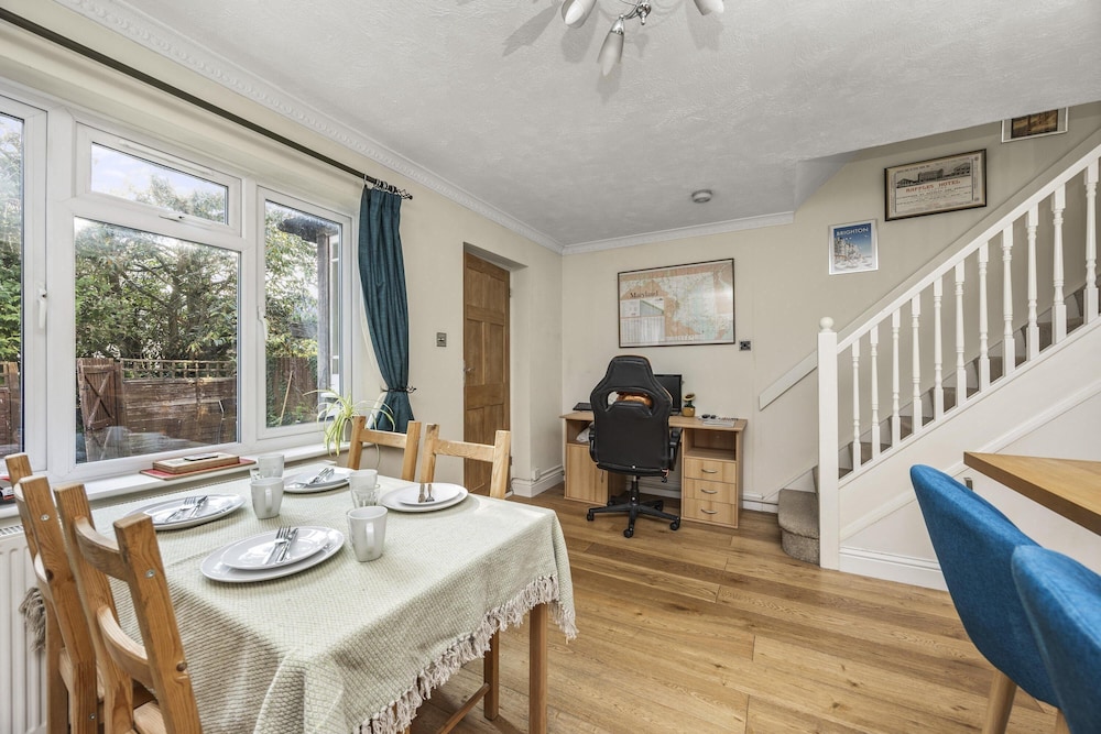 Secret Garden House With Free Parking By My Getaways