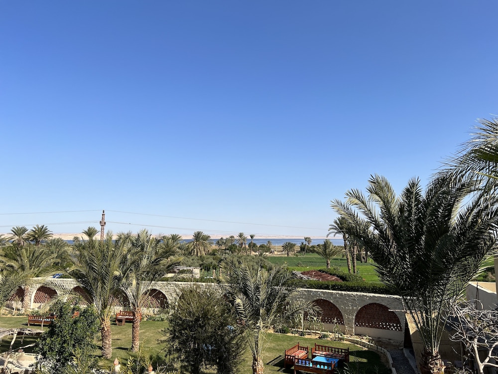 Zad Elmosafer Guest House