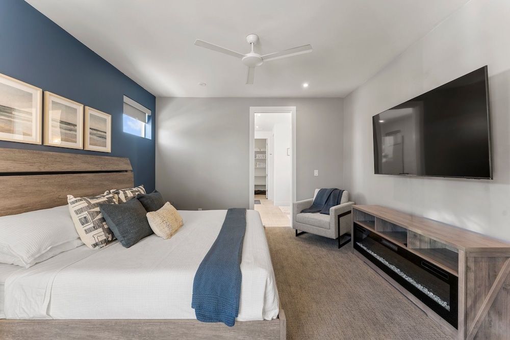 Olympic Escapes Gold 6 Bedroom Townhouse