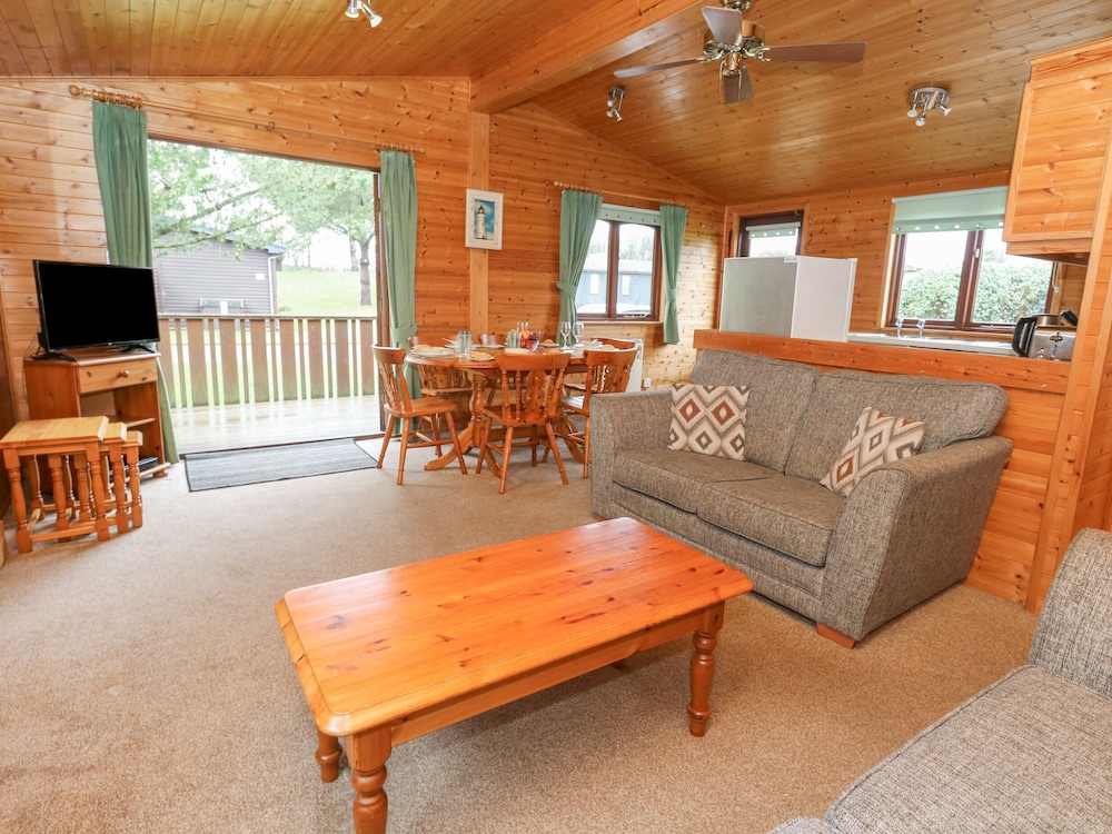 16 Amber Wood Lodge view 2